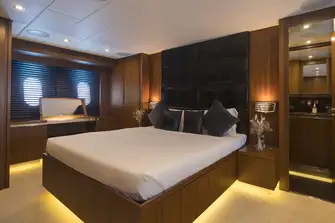 Contemporary warmth in the full-beam owner's suite