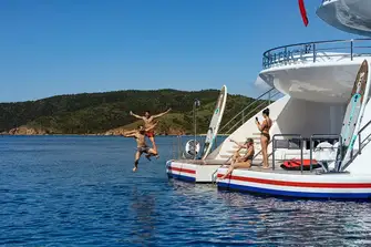 With its fold-out bathing steps, getting into and out of the water is easy