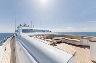 Walkaround sidedecks lead to a foredeck lounge and huge sunpads