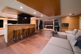 SUNONE - Looking aft in the sky lounge