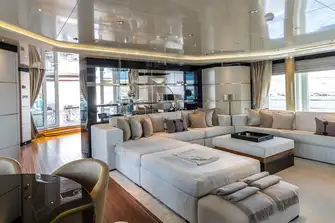 TALISMAN C - The sky lounge is a light, bright contemporary space