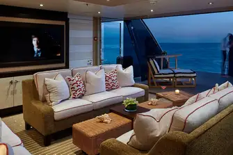 The spacious beach club with bar leads through to the wellness centre and gym