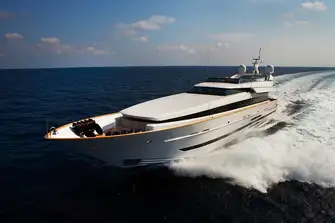 BLINK's semi-displacement hull and two diesel engines give you 24 knots to play with