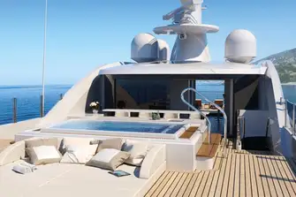 Sun deck with jacuzzi