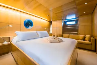 Full beam owner's suite