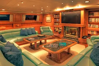 The huge main saloon with fireplace