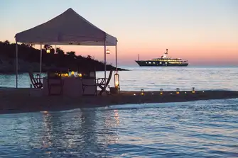 The yacht has an excellent beach set-up