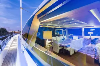 Large picture windows on the main deck