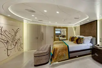 Full-beam owner's suite