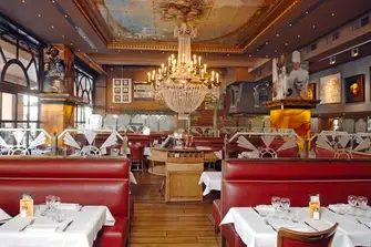 Out of season getting bookings at restaurants like Quai des Artistes