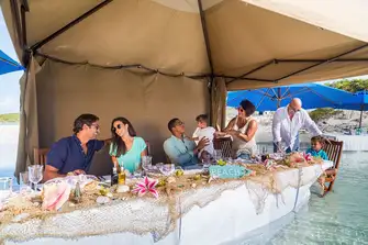 Unforgettable dining with sand between your toes