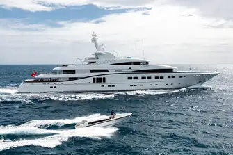 Two sets of stabilisers keep very stable while underway or at anchor