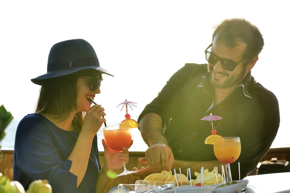 Sundowners by the sea at Le Blue Gin