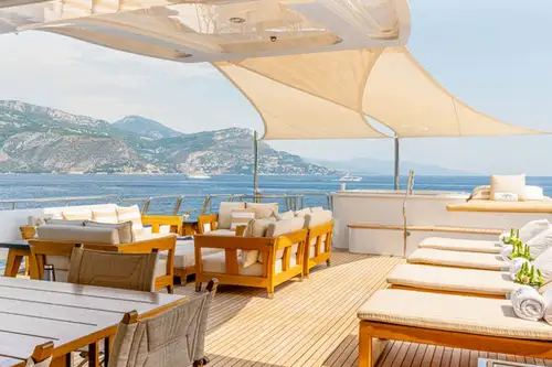 Sun deck seating area and jacuzzi 
