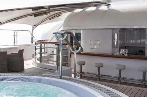 Sun deck bar and jacuzzi