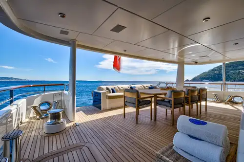 Main deck aft