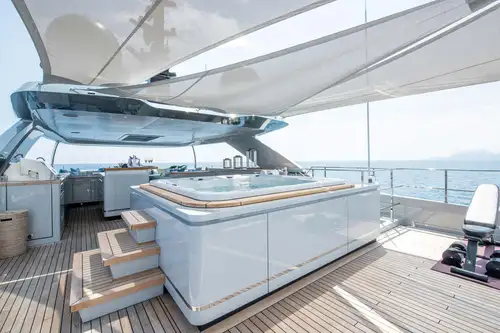 Sun deck jacuzzi