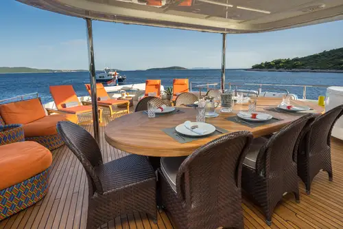 Upper deck aft dining area